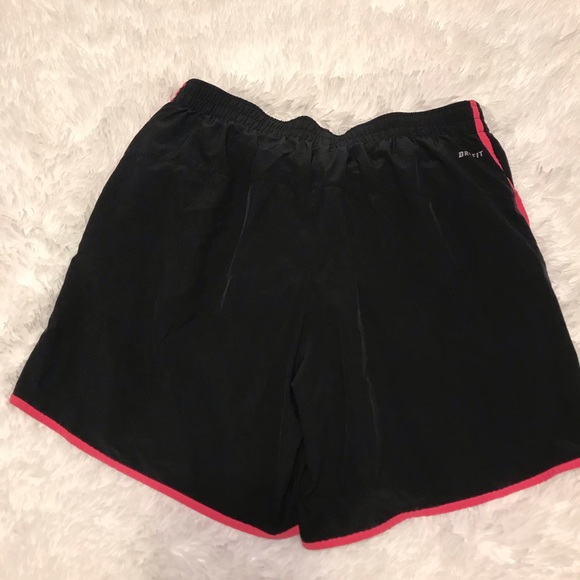 NIKE DRI-FIT SHORTS SIZE MEDIUM EXCELLENT COND - Picture 3 of 4